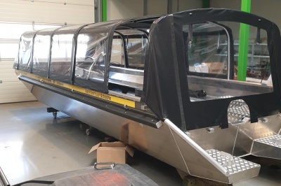 Krachtige Combi E-Thruster voor rondvaartboot