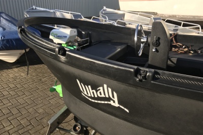 Quiet Combi E-Thruster in a Whaly 450 Classic